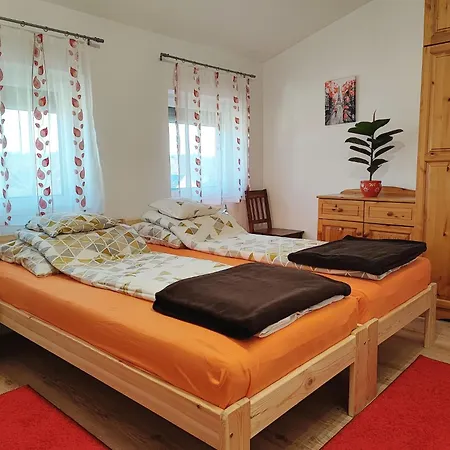 R&r Vendeghaz Holiday home *