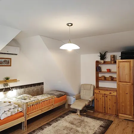 R&r Vendeghaz Holiday home Balatonkenese