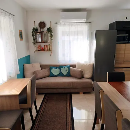 R&r Vendeghaz Holiday home Balatonkenese