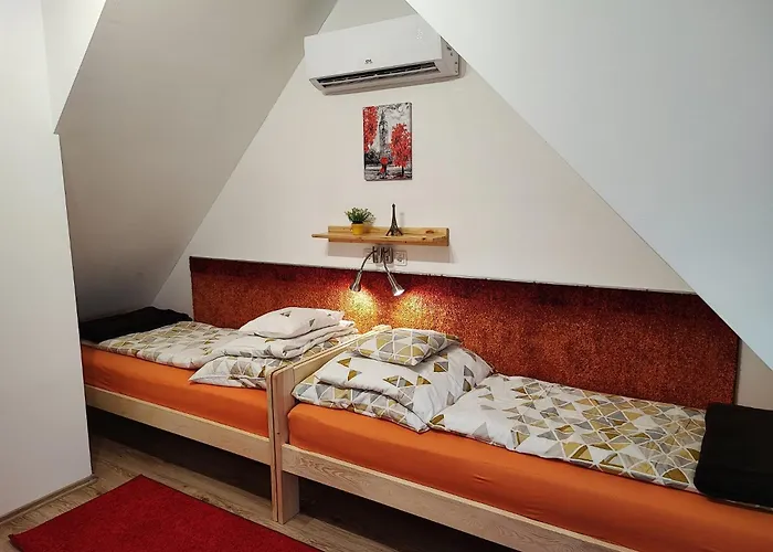 R&r Vendeghaz Feriehus